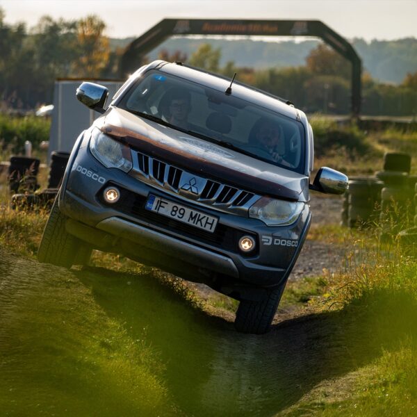 Pachet Off-Road All-Incusive & Pilotaj Audi RS4 - imagine 2